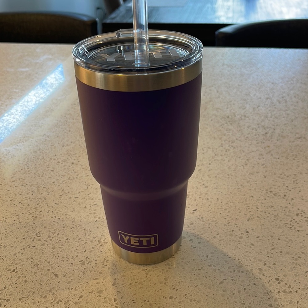 Yeti Purple 887 ml Rambler